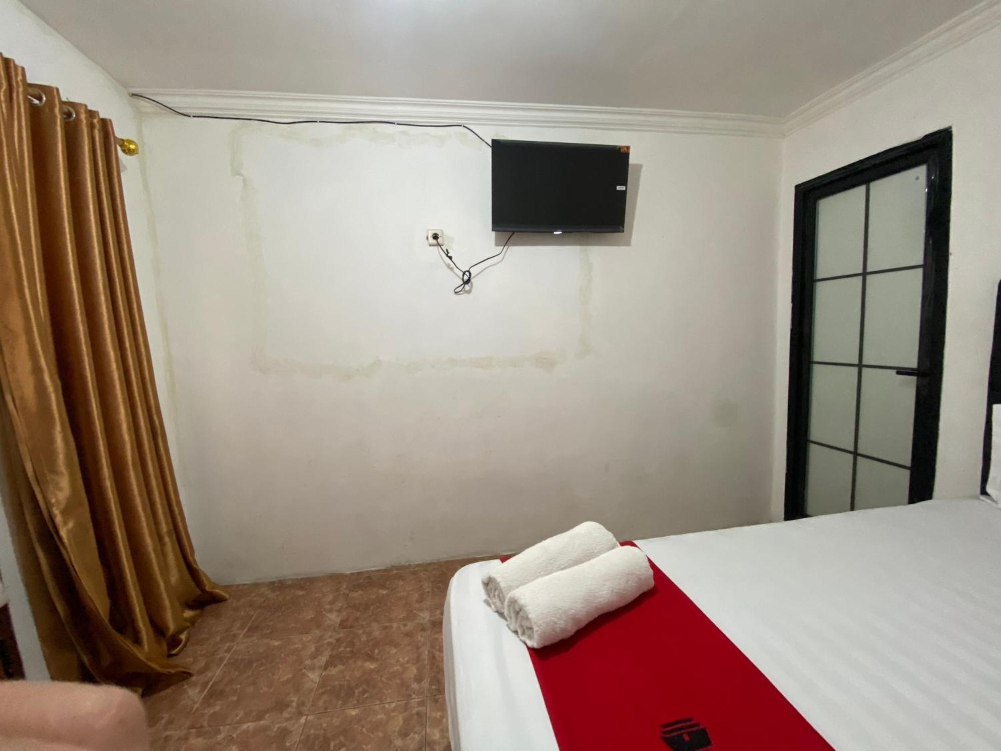 Reddoorz Syariah At Sudirman Street Garut Hotel Exterior foto